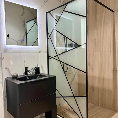 Sky House 5 *