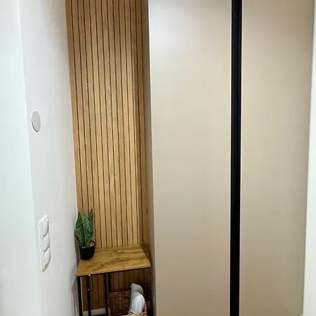 Sky House 5 *